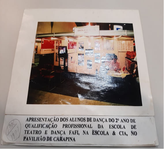 Apresentação dos alunos de dança no pavilhão de Carapina – Década de 1990